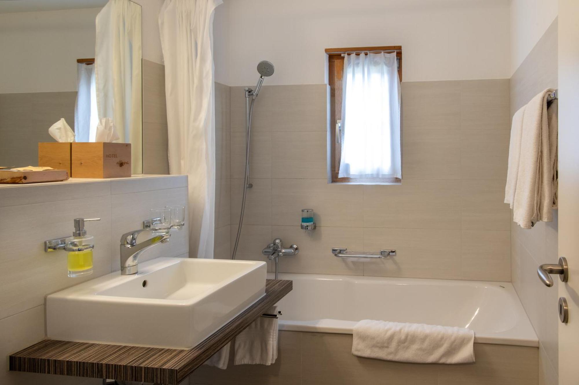 Ferienwohnungen Hotel Allegra Zuoz Exteriér fotografie